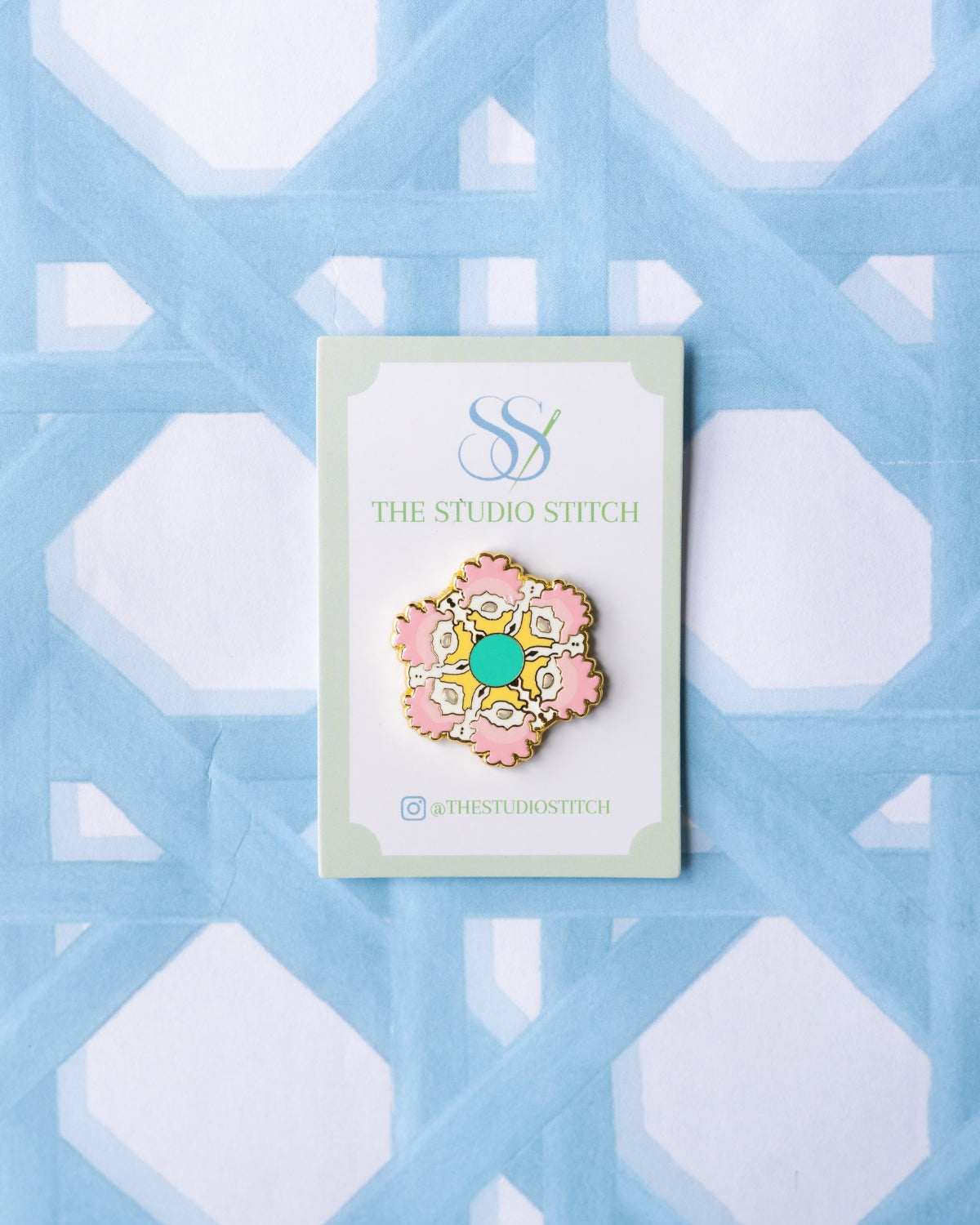 Pink Oyster Plate Needle Minder