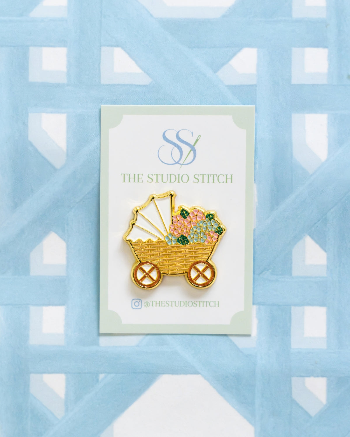 Baby Carriage Needle Minder